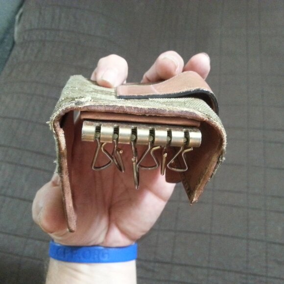 Vintage Gucci Key Holder Gold Heart Monogram Canvas Denim Tan Pink Snap - Picture 9 of 15